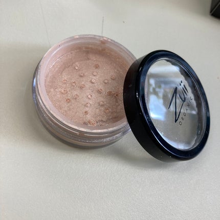 Zuii ORGANIC フローラ ダイヤモンドスパークルブラッシュのクチコミ「zuiiにもハイライトが♡
アイシャドウにもハイライトにもつかえて
輝き具合もちょうどいいか.....」(1枚目)