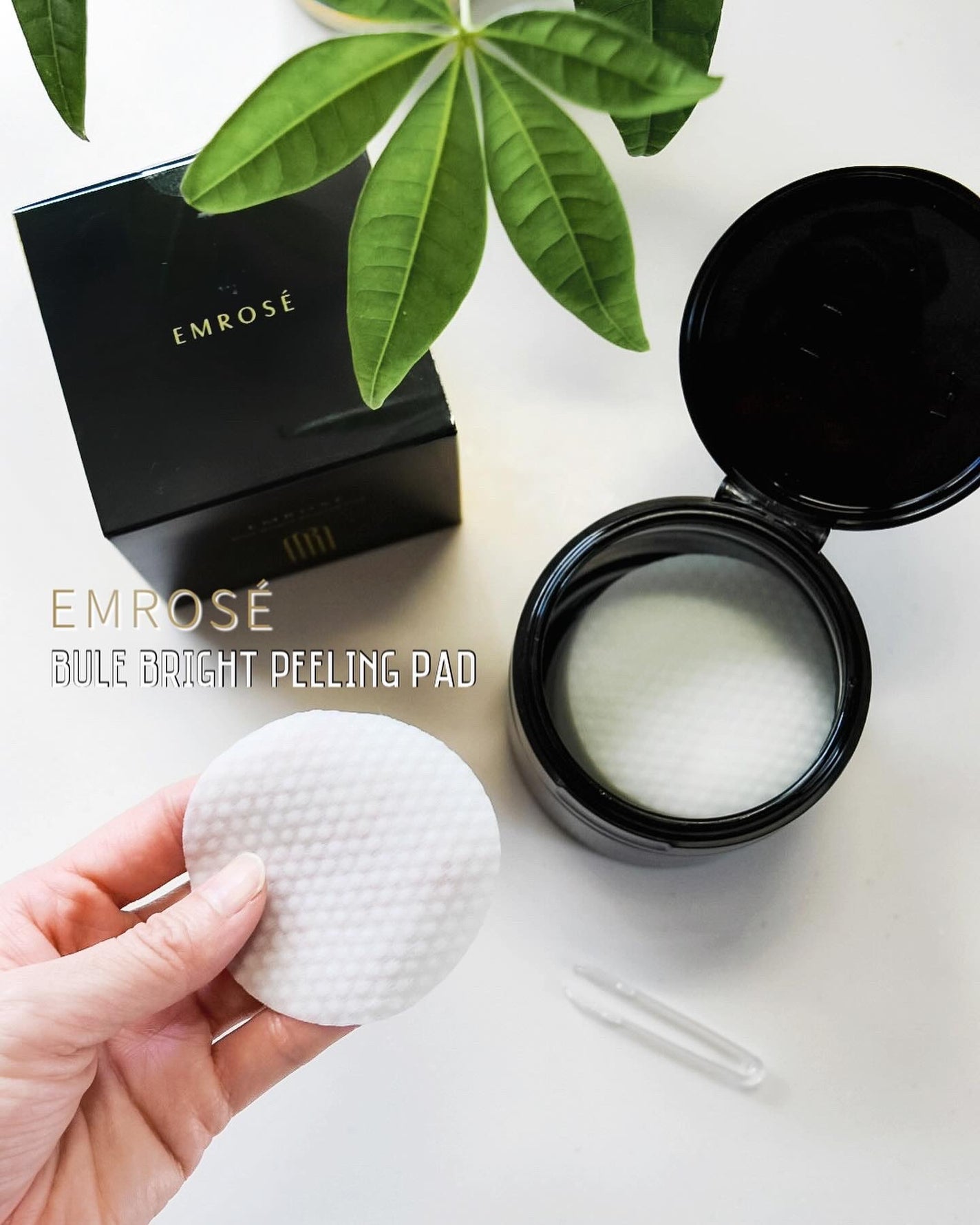 ブルーブライトピーリングパッド/EMROSÉ/トナーパッドを使ったクチコミ(1枚目)