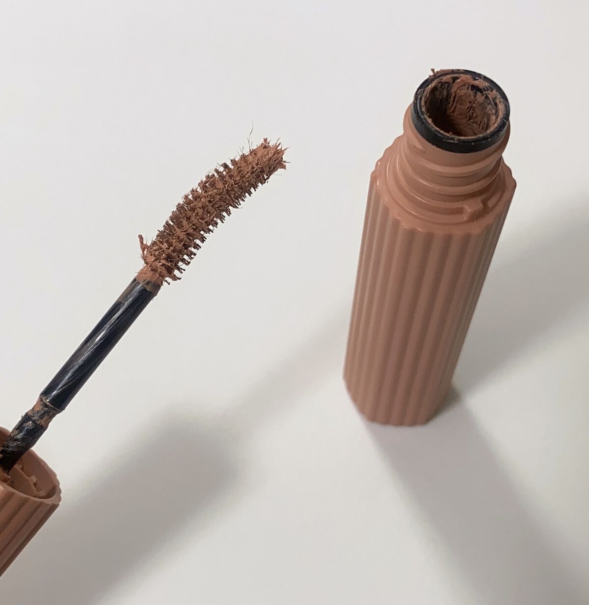 パーマネントカール マスカラ ハイブリッド（ロング） 102 切なる願い〈ピンクのカスミソウの花言葉〉儚げな目もとを演出するベージュピンク(限定)/FASIO/マスカラを使ったクチコミ（1枚目）