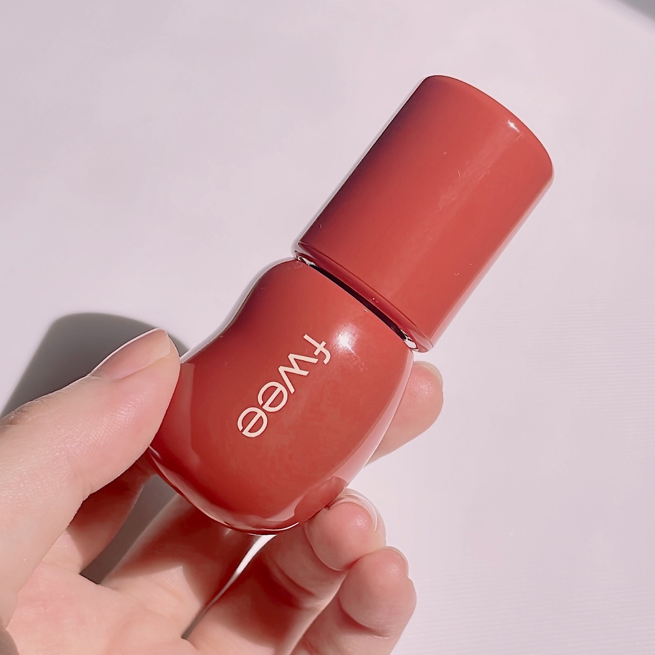 フィー 3Dボリューミンググロス｜fweeは落ちないのか？色持ちに関する