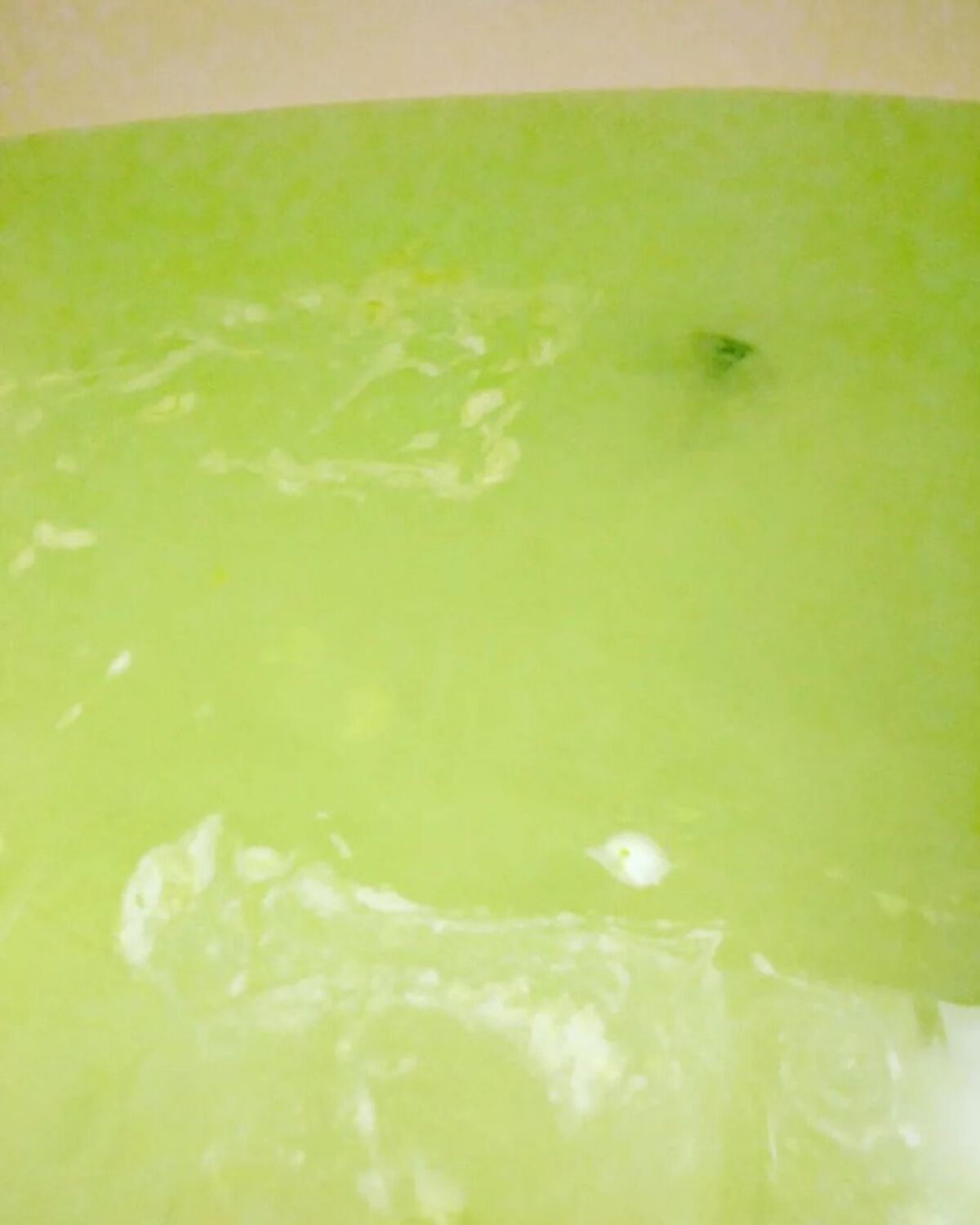 MIRAI beauty バスソルト レモングラス＆ローズの香り/花王/炭酸系入浴剤を使ったクチコミ（3枚目）