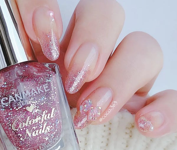 クリアネイルのおしゃれデザイン12選!おすすめアイテムやセルフのやり方も紹介