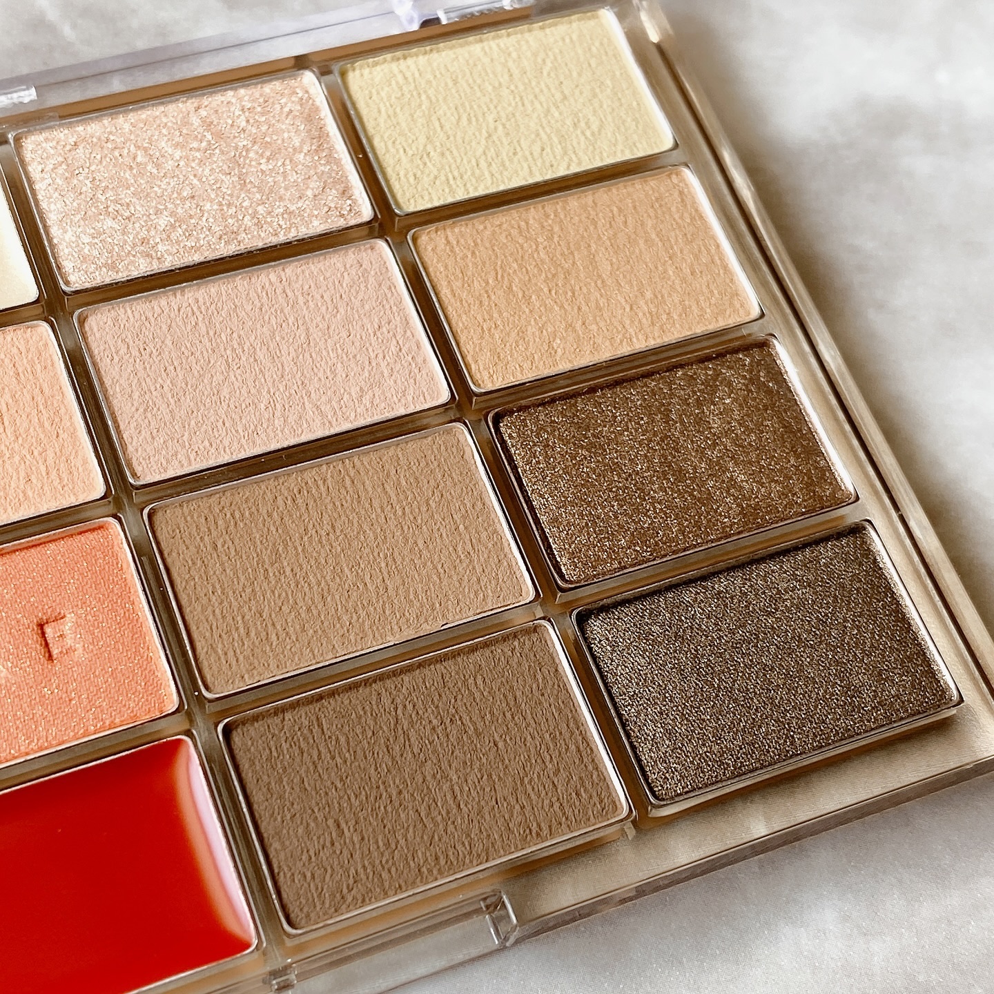 ソフトブラーリングアイパレット/wakemake/アイシャドウパレットを使ったクチコミ（3枚目）