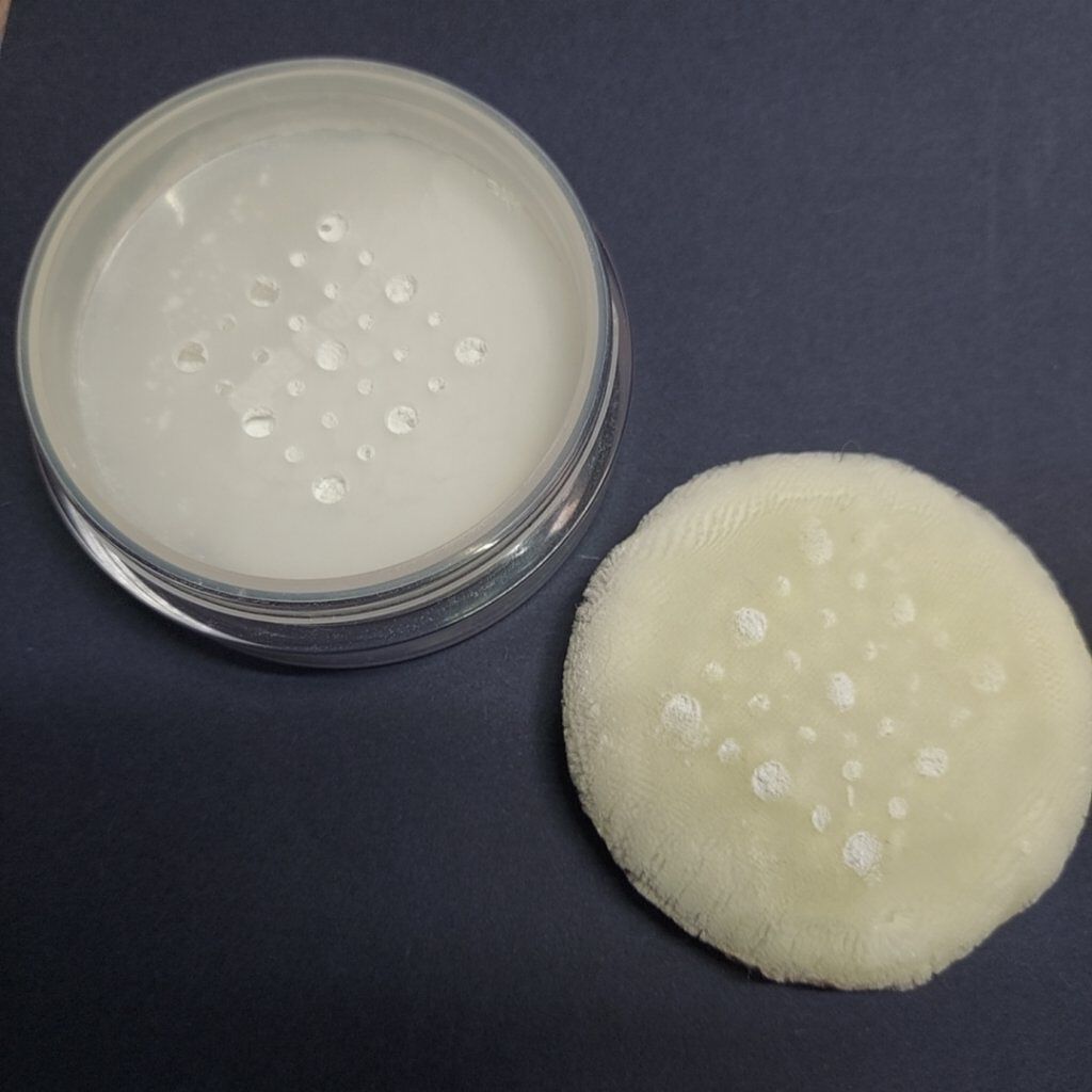 フィニッシングUVパウダー クール 762 クリア/チャコット・コスメティクス/ルースパウダーを使ったクチコミ（2枚目）