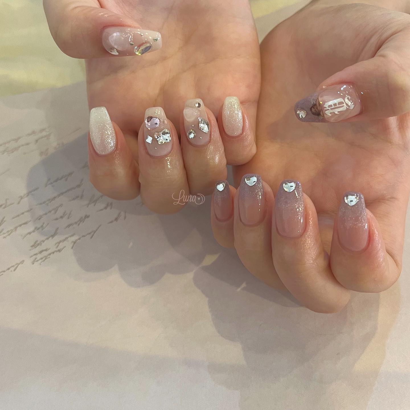 #ジェルネイル,#ワンカラーネイル,#ニュアンスネイル,#うるうるネイル,#ちゅるんネイル,#シンプルネイル,#パーツネイル,#透け感ネイル,#クリアネイル,#ぷっくりネイル,#ちぐはぐネイル,#韓国ネイル,#きらきらネイル,#うるつやネイル,#フレンチガーリーネイル,#イニシャルネイル,#黒ネイル,#ブラックネイルのネイルデザイン