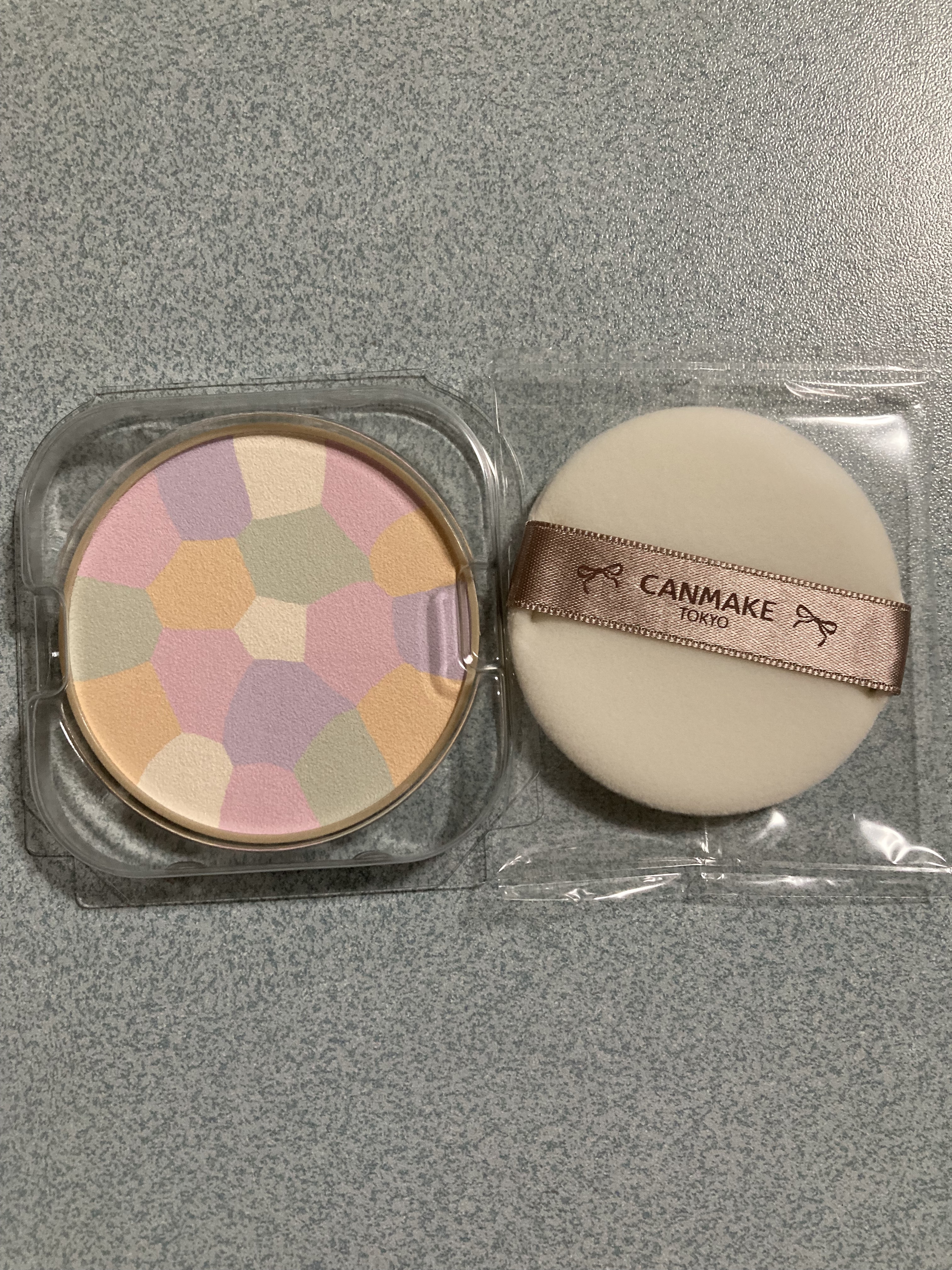 マシュマロフィニッシュパウダー　～Abloom～/キャンメイク/プレストパウダーを使ったクチコミ（2枚目）