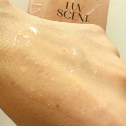 スクラブボディウォッシュ フラワーマーケット ホワイトチューリップ/LUV SCENT/ボディスクラブを使ったクチコミ(4枚目)