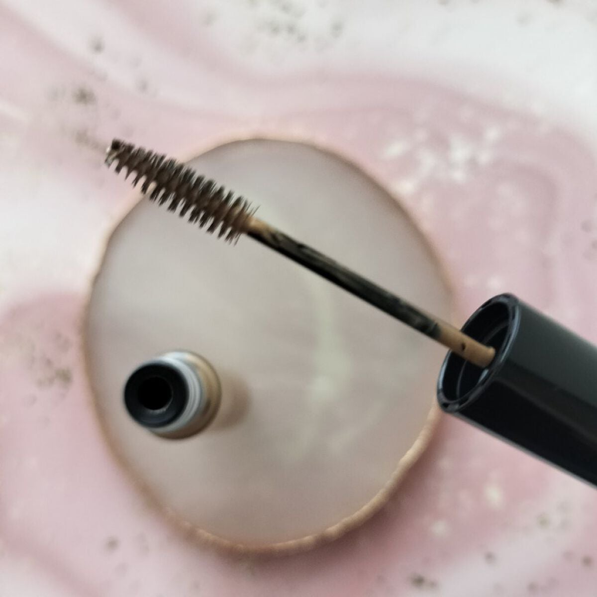 カラーリングアイブロウ マイクロ/ヘビーローテーション/眉マスカラを使ったクチコミ(2枚目)