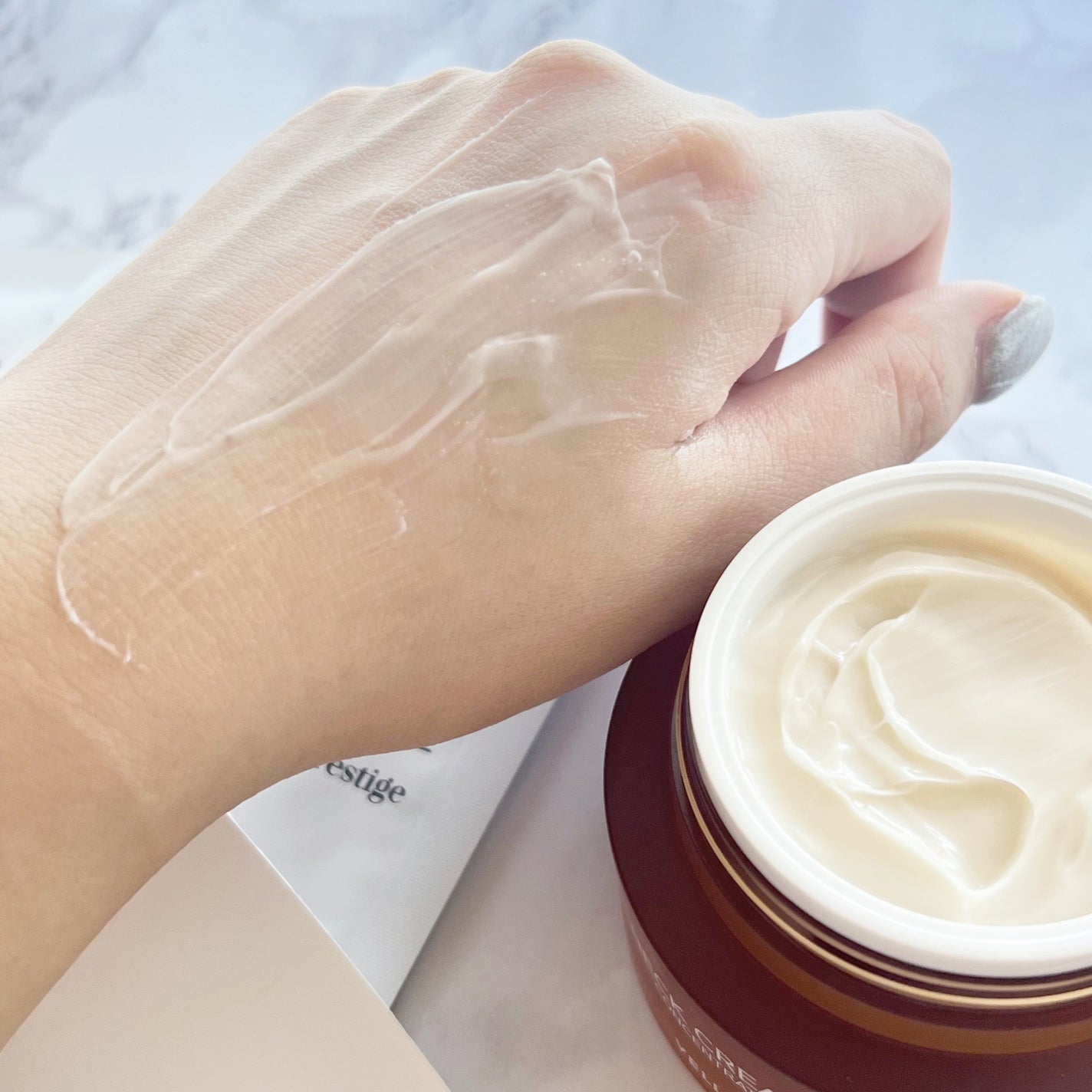 ベラ アルティメットエージ ネッククリーム/VELLA/フェイスクリームを使ったクチコミ(3枚目)