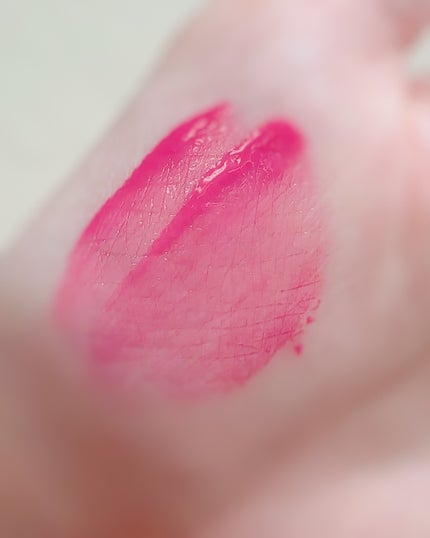 フィー ピンクオブセッションステイフィットティント/fwee/リップティントを使ったクチコミ(2枚目)