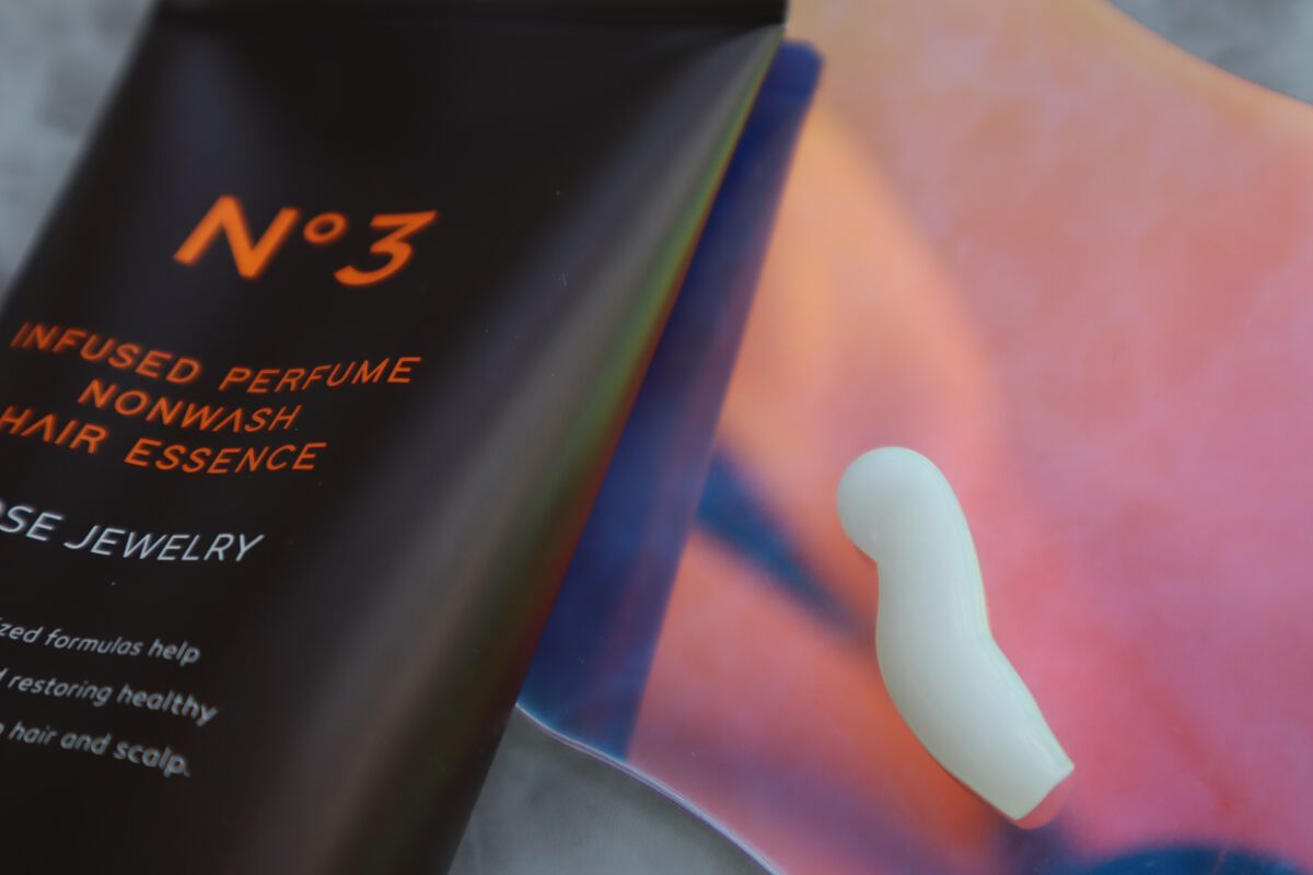 えつめーく on LIPS 「\髪に香りを纏う/洗い流さないトリートメントcos:muraI..」(3枚目)