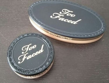 ボーン ディス ウェイ マルチユース コンプレクション パウダー/Too Faced/パウダーファンデーションを使ったクチコミ（2枚目）