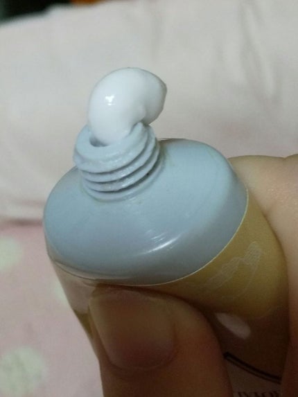 ロイヤルパーティー ハンドクリーム/DAISO/ハンドクリームを使ったクチコミ(3枚目)