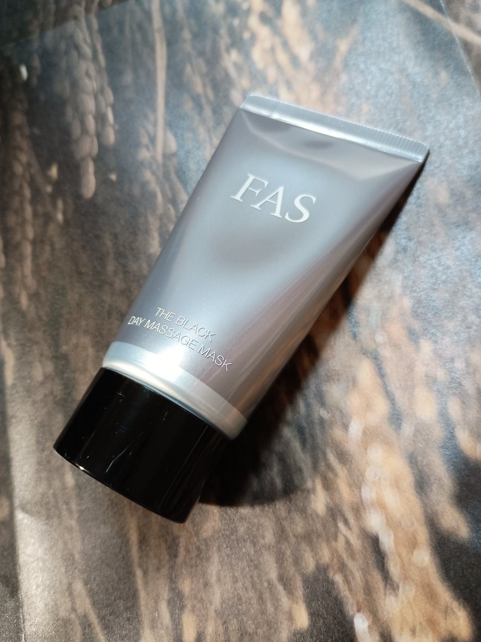 FAS ザ ブラック デイ マッサージ　マスク/FAS/洗い流すパック・マスクを使ったクチコミ（2枚目）