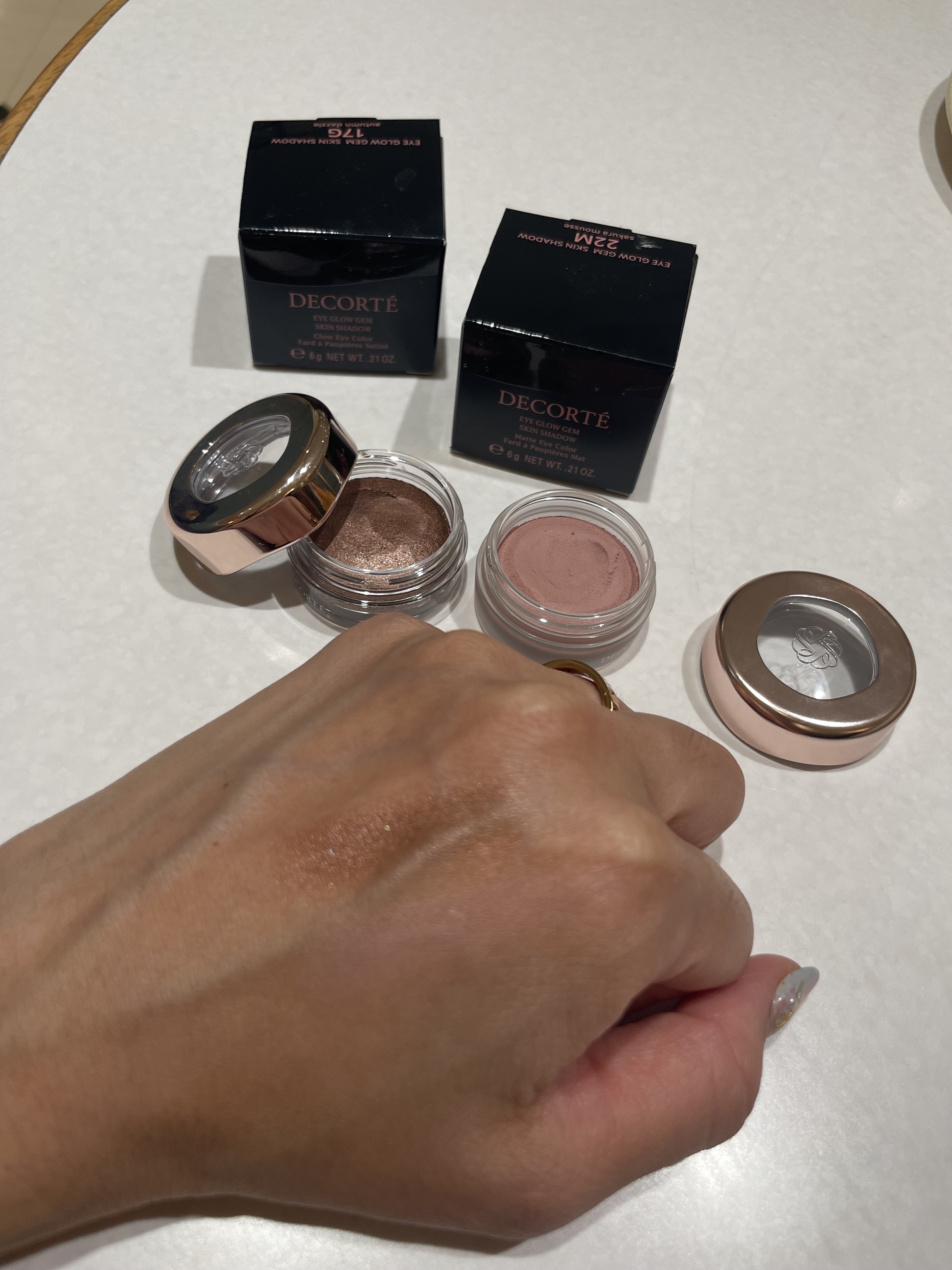 アイグロウジェム スキンシャドウ 22M sakura mousse/DECORTÉ/ジェル・クリームアイシャドウを使ったクチコミ（2枚目）