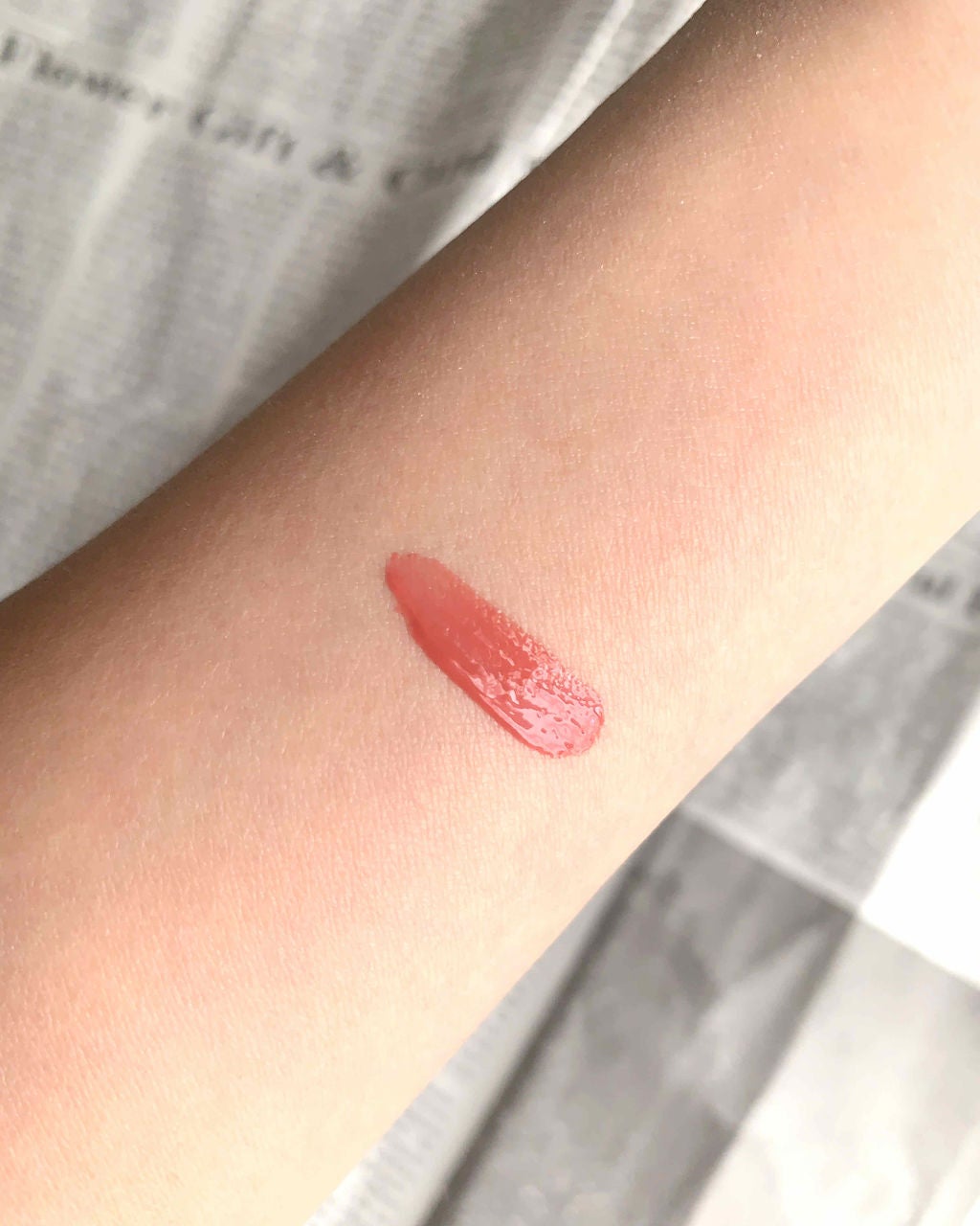 トーン ペタル エッセンス カラー バター/to/one/リップグロスを使ったクチコミ(2枚目)