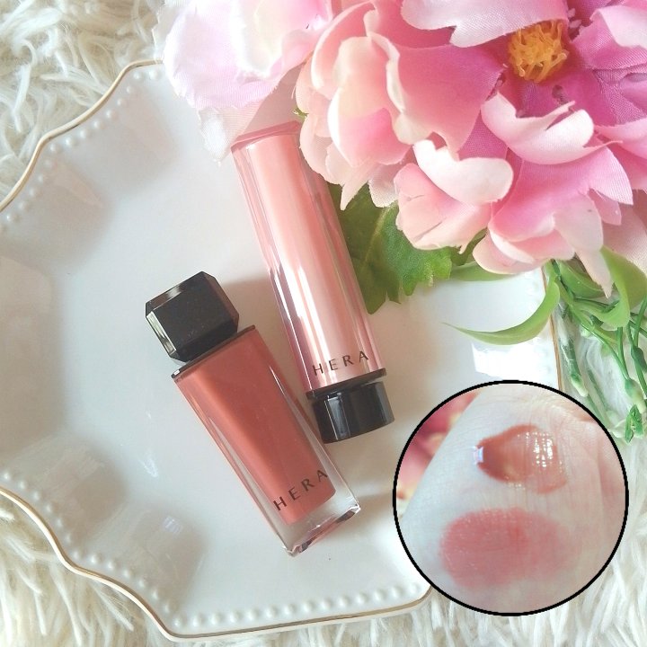 センシュアルヌードバーム
鮮やかなのにクリアでぷるんとした発色。
翌日まで感じるうるおいが心地よい保湿カラーバーム 。

唇にフィットする、鮮やかなのに透明感のある発色 。
クリアでぷるんとした発色が唇本来の色と調和し、リップバームでは珍し