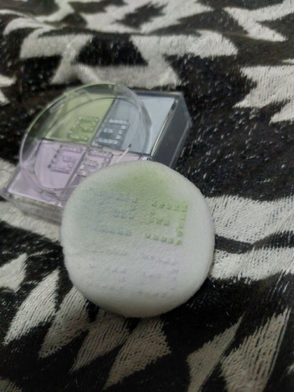 プリズム・リーブル/GIVENCHY/ルースパウダーを使ったクチコミ(2枚目)