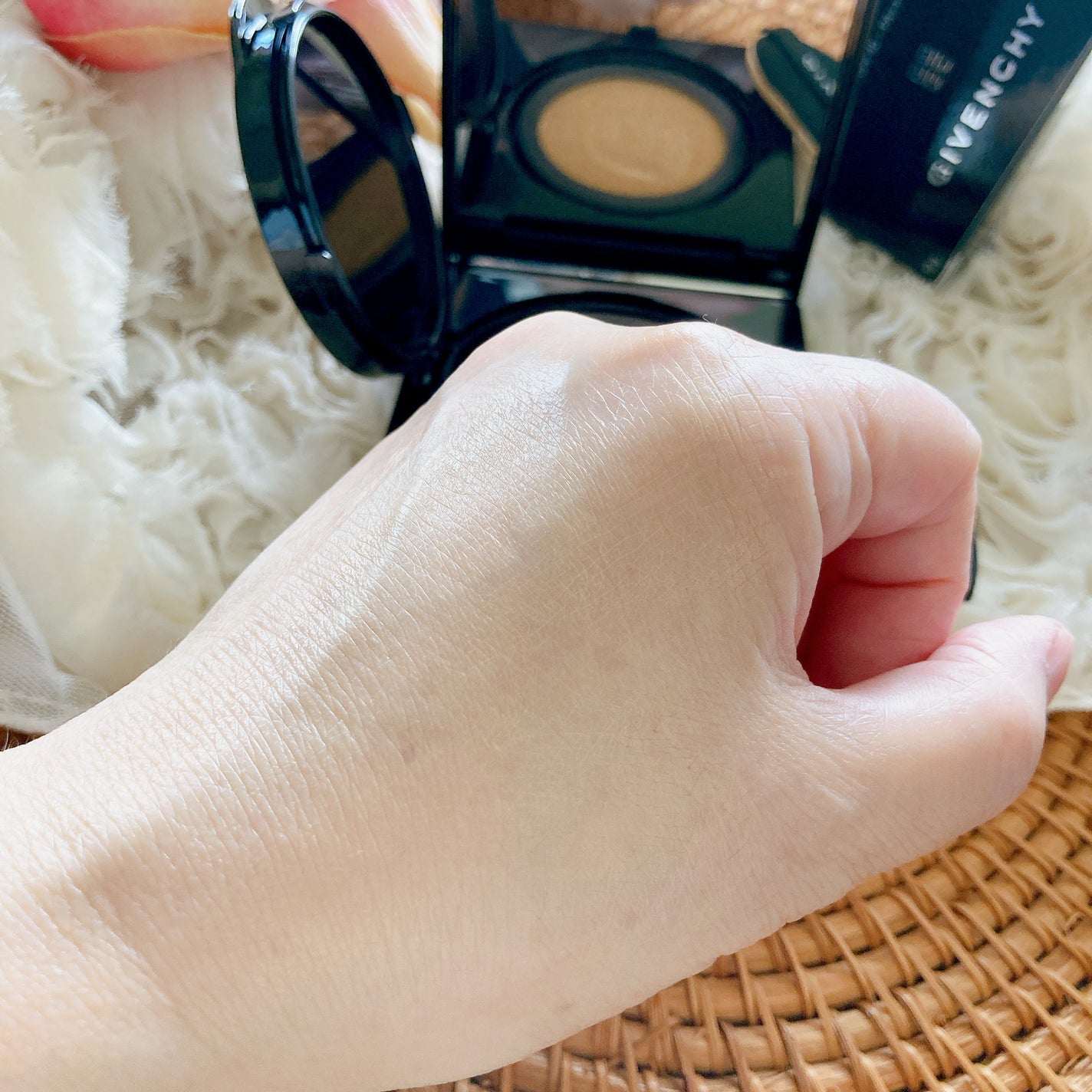 プリズム・リーブル・スキンケアリング・グロウ・クッション/GIVENCHY/クッションファンデーションを使ったクチコミ(7枚目)