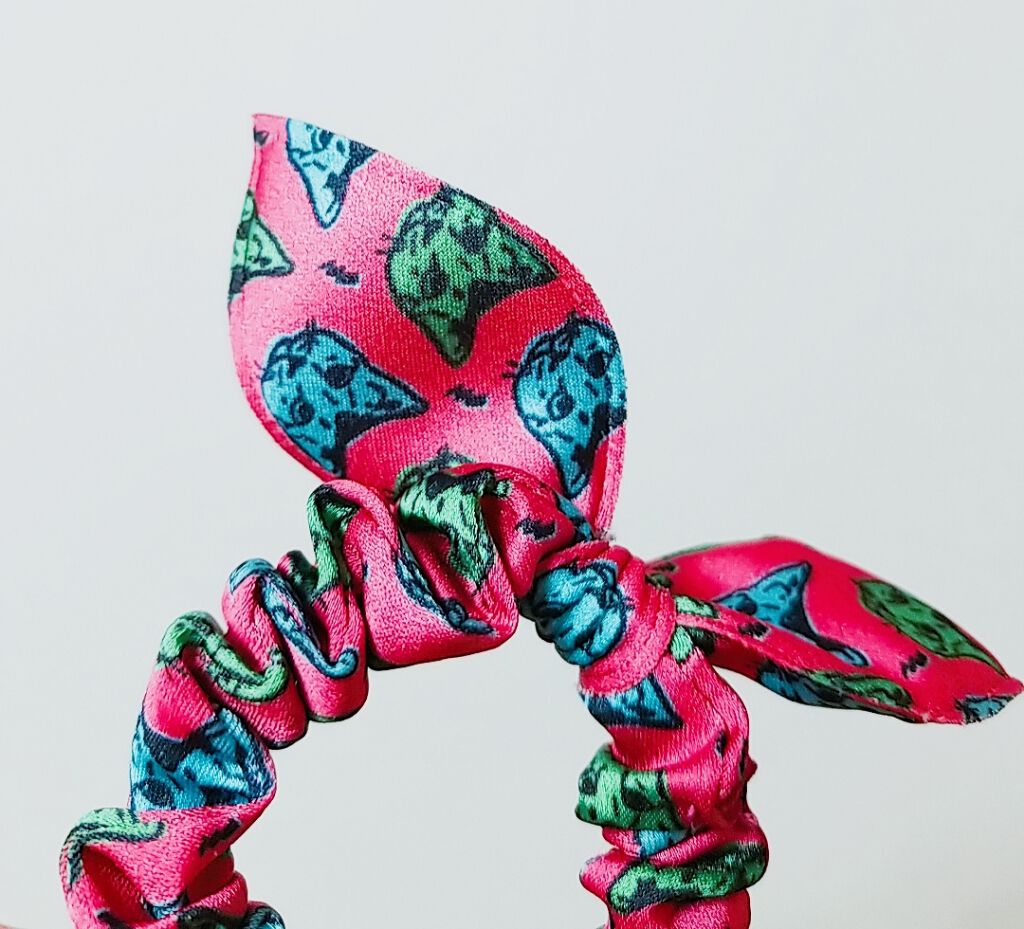 チャイハネ リボン シュシュ/メークヘアー/ヘアアクセサリーを使ったクチコミ（2枚目）