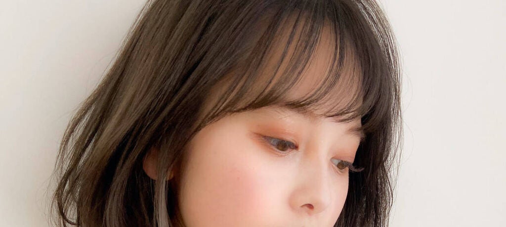 平行二重のナチュラルメイク方法!アイシャドウの塗り方や末広二重との違いも解説のサムネイル