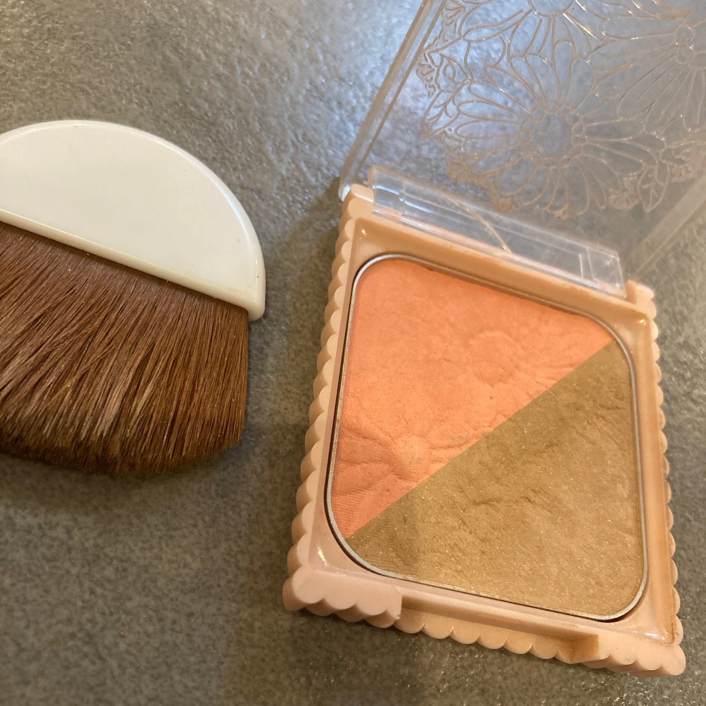 【フォロバ100%】ぱるぱる on LIPS 「チークもシェーディングもこれ一つで便利すぎる♡オレンジ系のチー..」(3枚目)