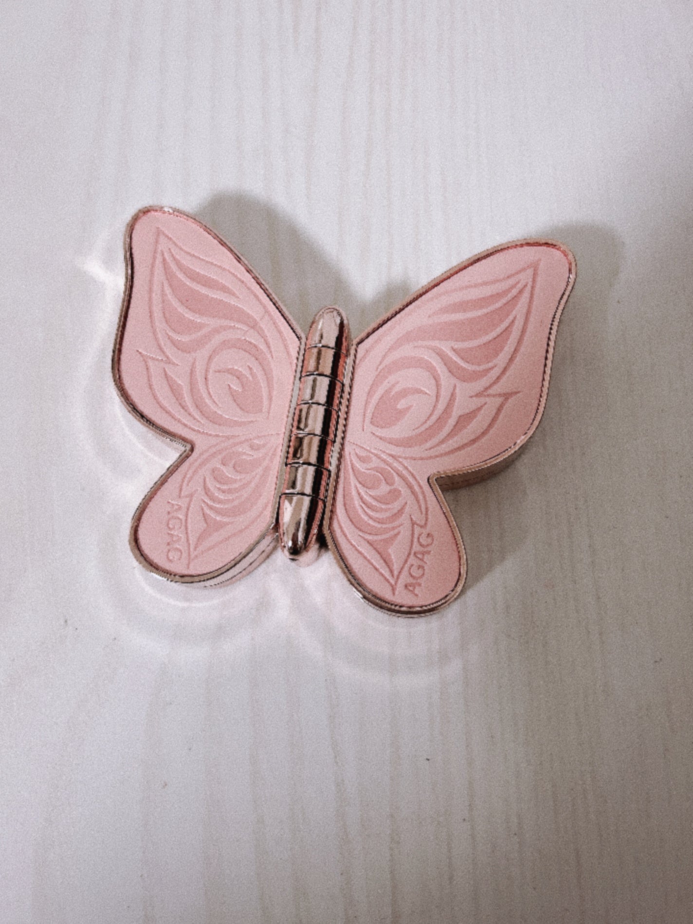 バタフライアイシャドウパレット/AGAG/アイシャドウパレットを使ったクチコミ(2枚目)