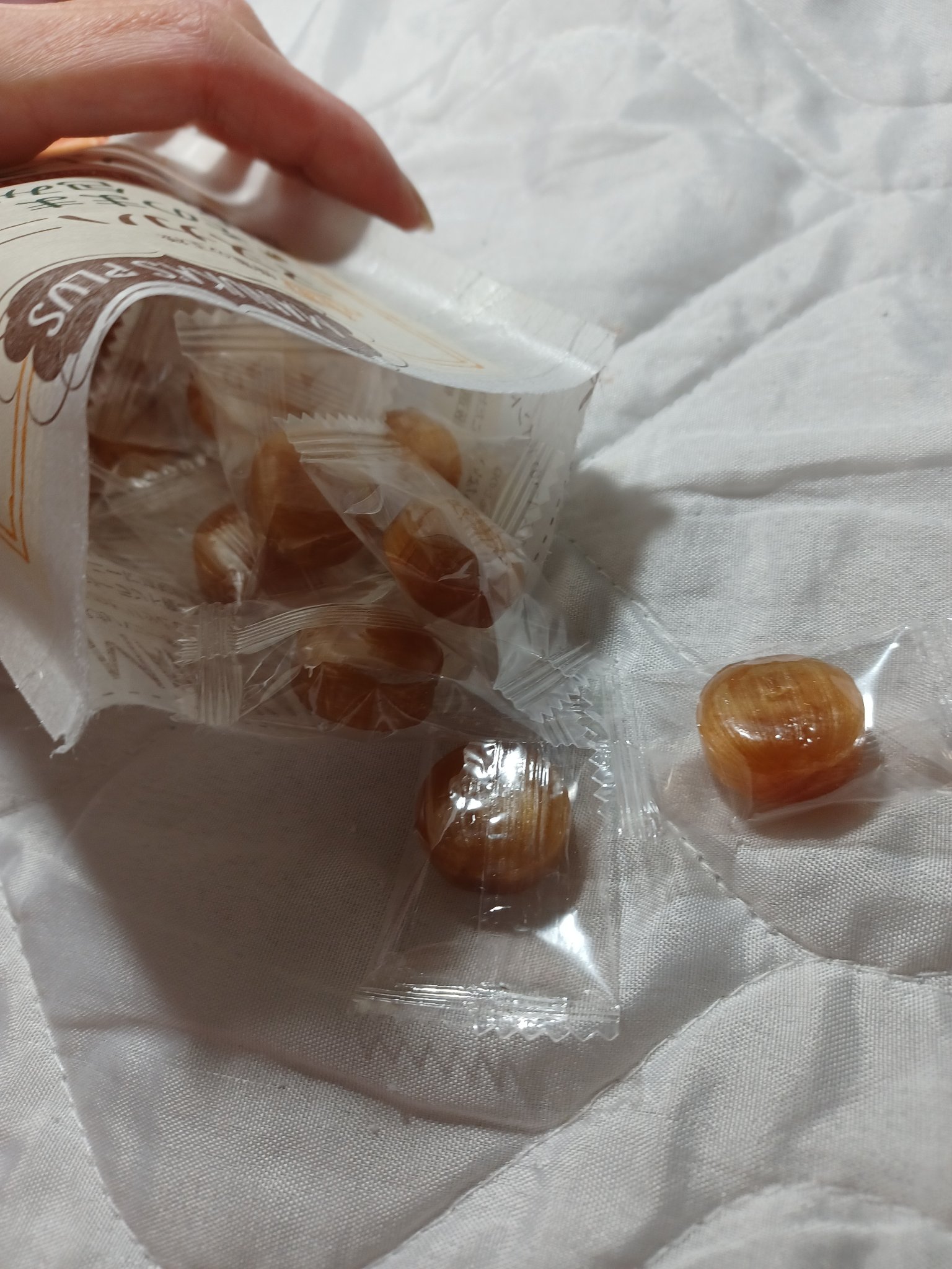 マヌカハニーをそのまま包み込んだ のど飴/マヌカハニー/食品を使ったクチコミ（3枚目）