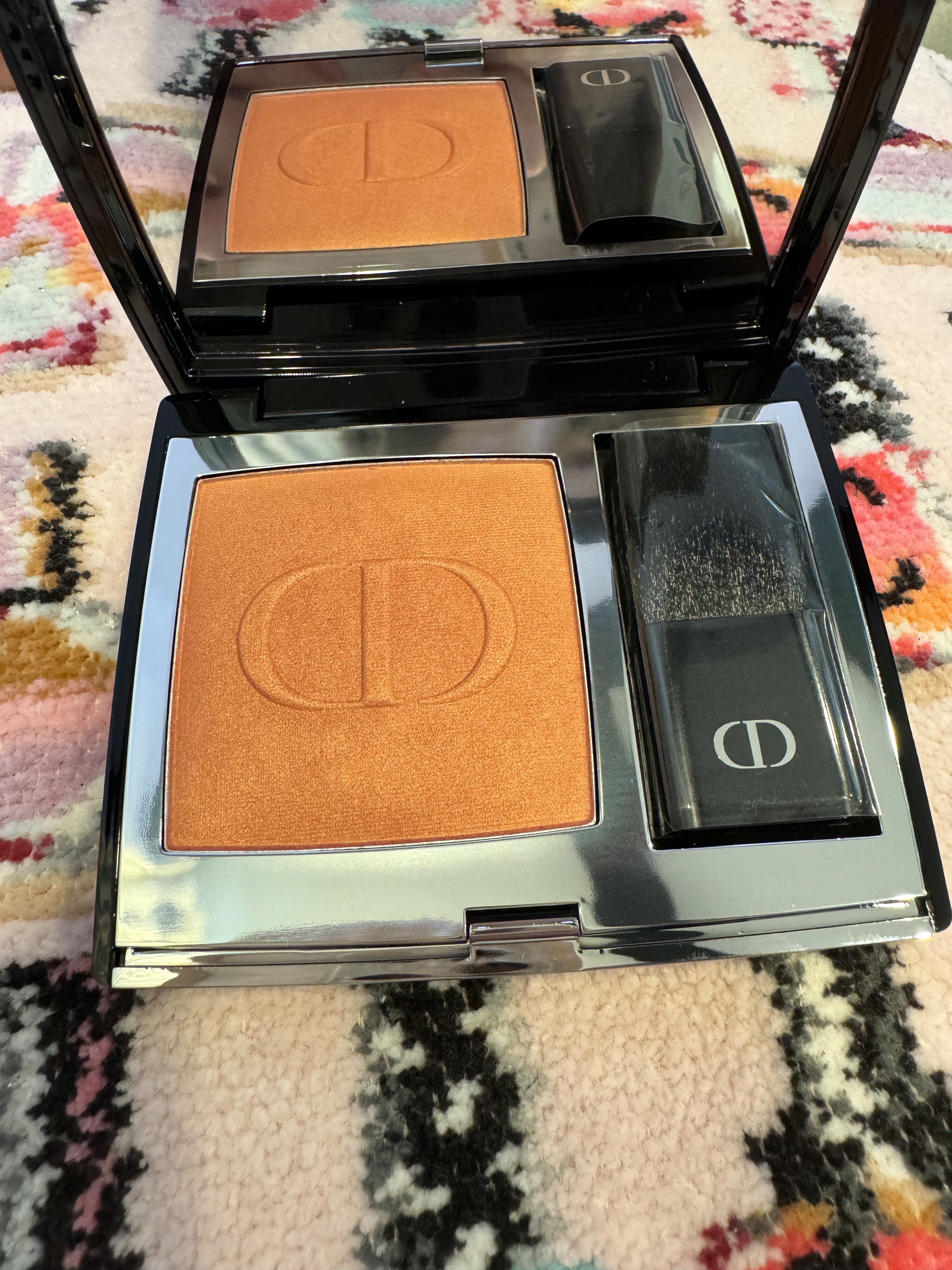 ディオールスキン ルージュ ブラッシュ 219 ローズ モンテーニュ シマー/Dior/パウダーチークを使ったクチコミ（1枚目）