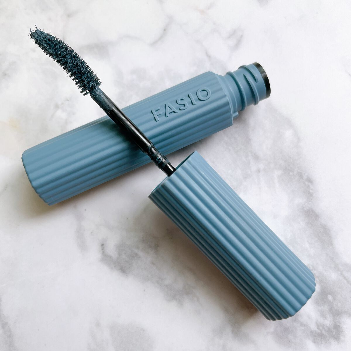パーマネントカール マスカラ ハイブリッド（ロング） 101 永遠の幸福〈青いカーネーションの花言葉〉透明感をあたえるダスティブルー(限定)/FASIO/マスカラを使ったクチコミ（1枚目）