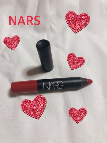 NARS 
velvet matte lip pencil 
Dragon Girl 
2457 
ベリーレッド。
#NARS
#nars_リップ 
#NARSコスメ
#テイラースイフトモデル
 #リピ