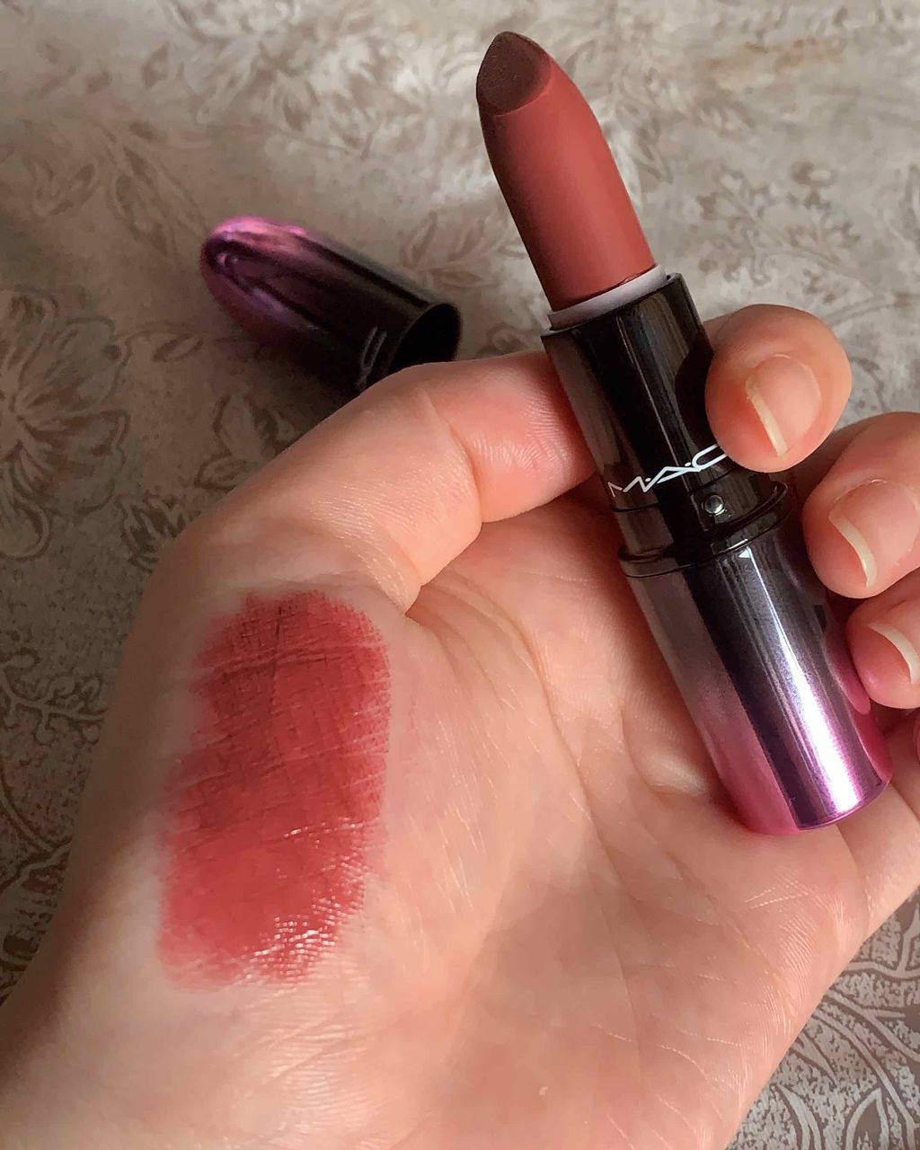 ラブ ミー リップスティック  ベイテッド ブレス/M・A・C/口紅を使ったクチコミ（1枚目）