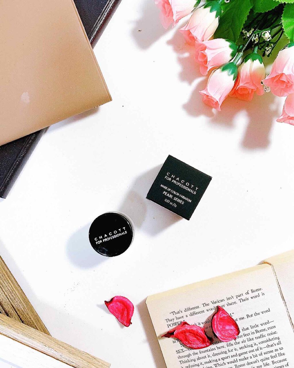 メイクアップカラーバリエーション パールシリーズ 684 クリスタルゴールド/チャコット・コスメティクス/単色アイシャドウを使ったクチコミ（3枚目）