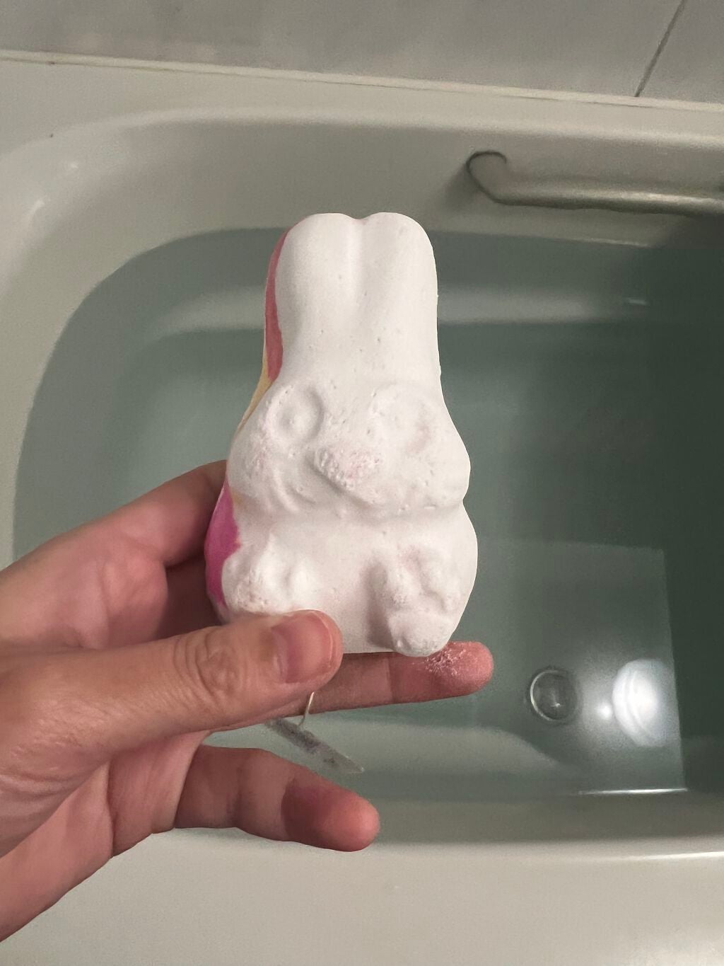 フォロー ザ ホワイトラビット(バスボム)/ラッシュ/炭酸系入浴剤を使ったクチコミ(1枚目)