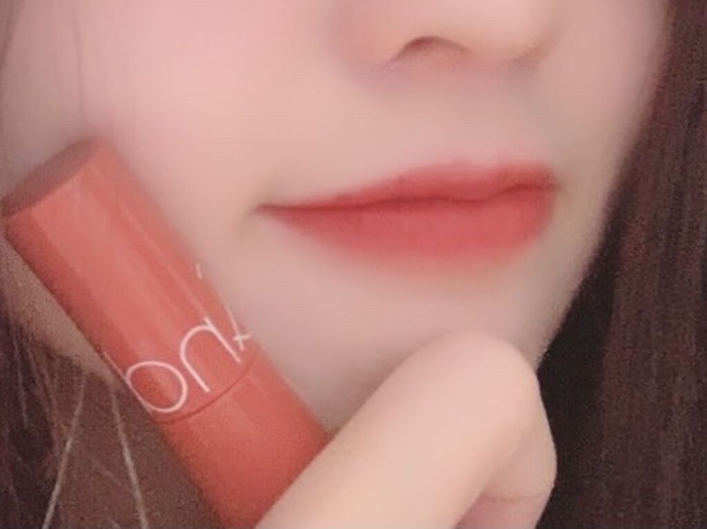 ジューシーラスティングティント/rom&nd/リップティントを使ったクチコミ（2枚目）