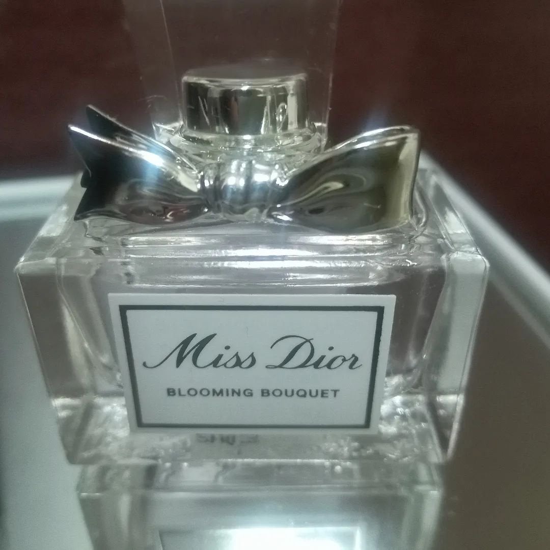 つめちゃん on LIPS 「#ミスディオール#ミニサイズ通常サイズも欲しいなー🩷🩷🩷..」(1枚目)