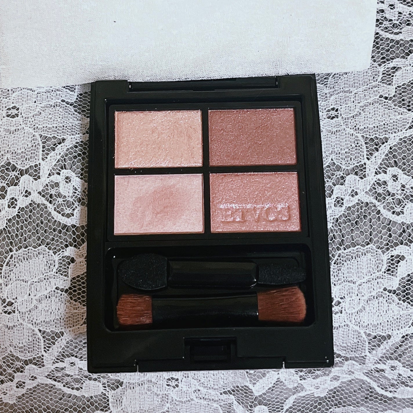 ミネラルクラッシィシャドー/エトヴォス/アイシャドウパレットを使ったクチコミ(2枚目)