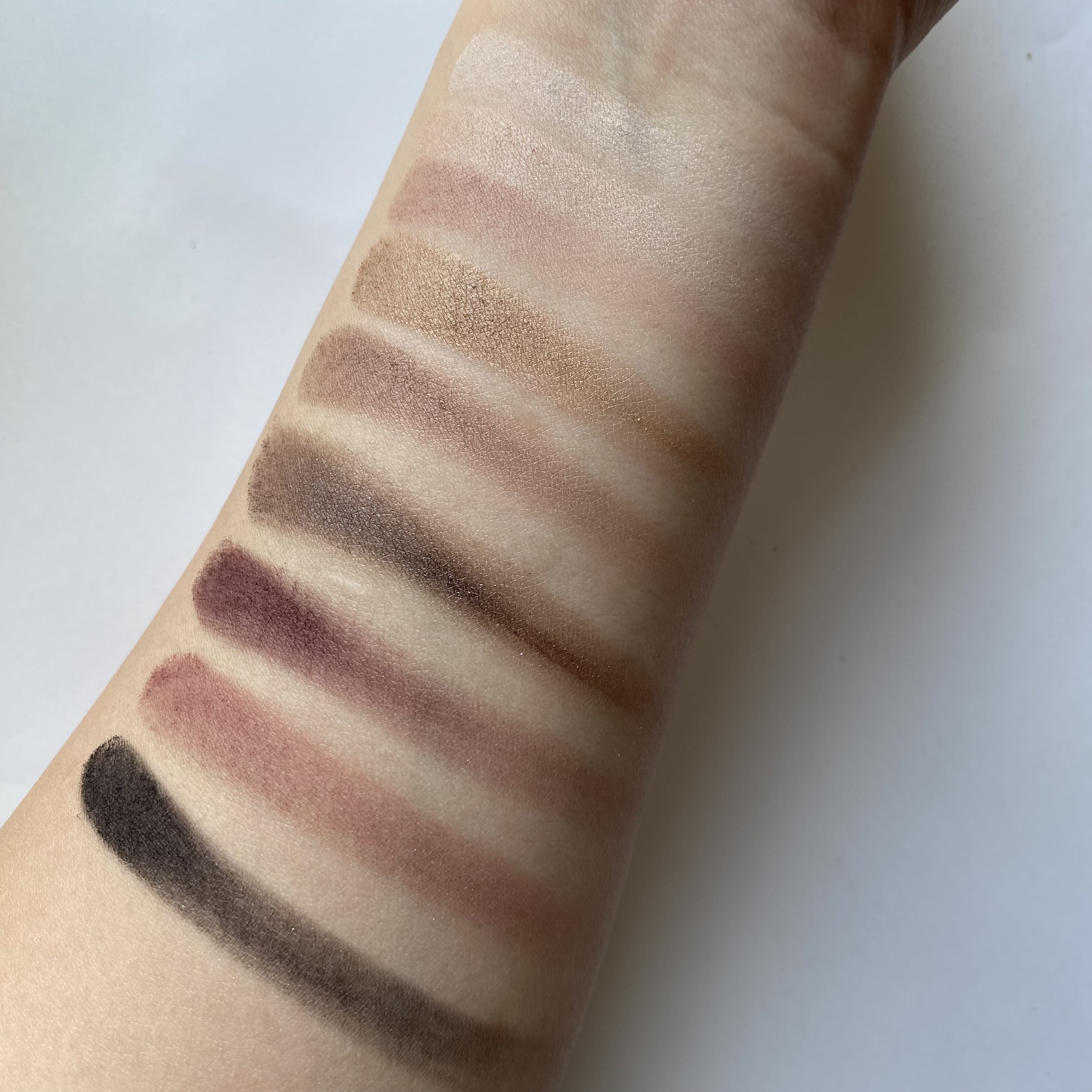 2024年春新作アイシャドウパレット】ディオール バックステージ アイ