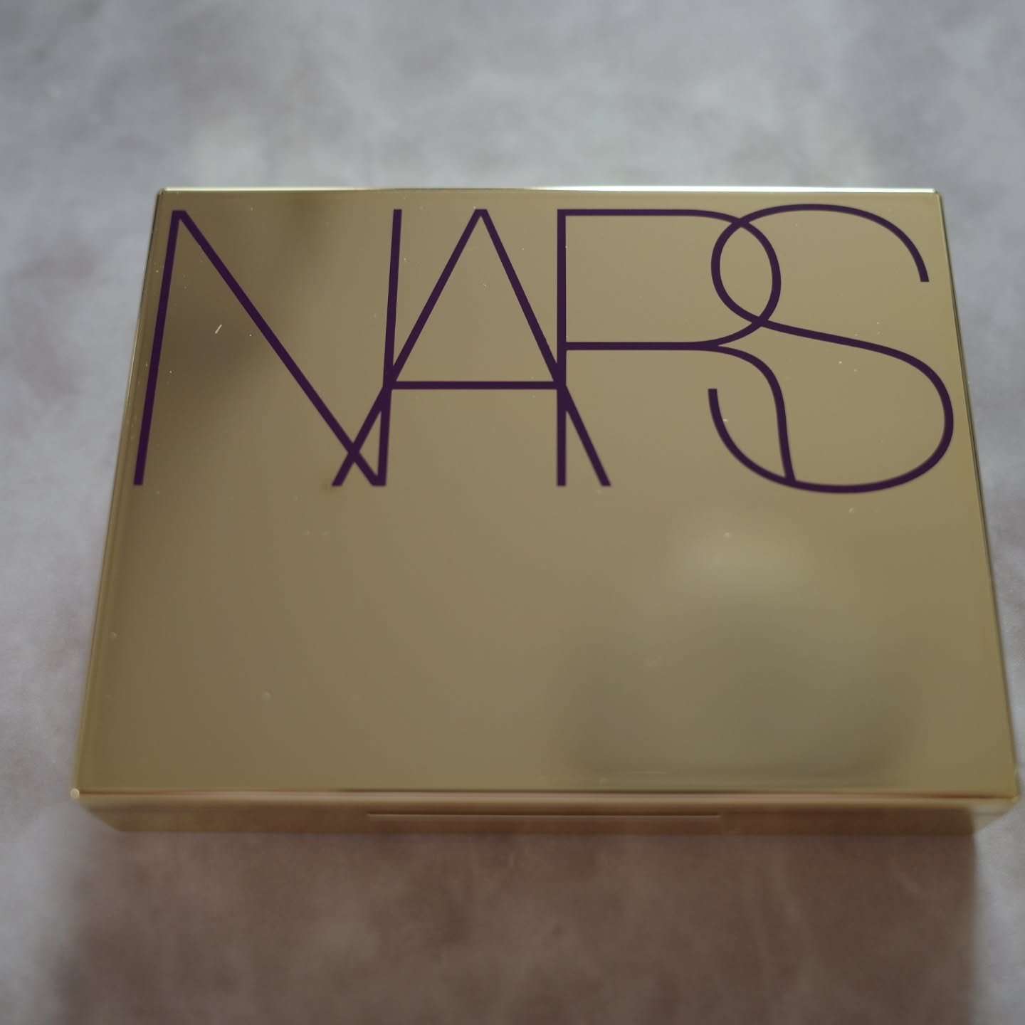 ゴールドダスト　ライトライトリフレクティング セッティングパウダー/NARS/プレストパウダーを使ったクチコミ（1枚目）