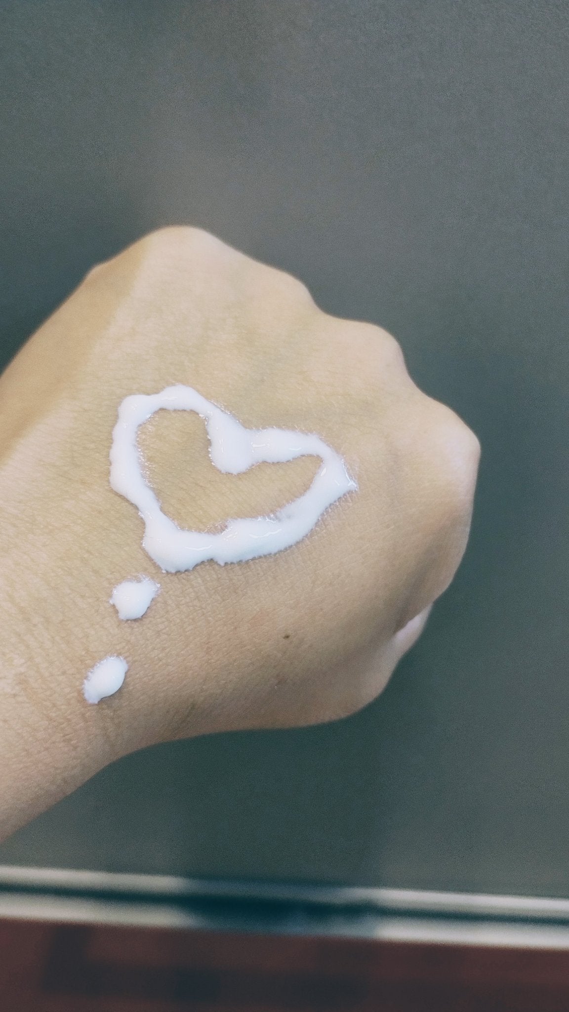 ヒアルーシカ ウォーターフィット サンセラム/SKIN1004/日焼け止めローションを使ったクチコミ(3枚目)