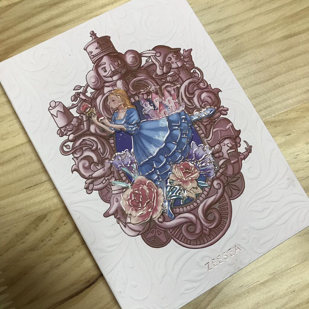 ZEESEAくるみ割り人形　キャンディクルーズ12色メイクアップパレット ローズレイク/ZEESEA/アイシャドウパレットを使ったクチコミ（1枚目）