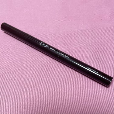 【泣いても落ちない】最近お気に入りのアイライナーを紹介します。D-UP  SILKY LIQUID EYELINERです。お色はブラウンブラックです。

😍良い点
泣いても落ちなかった。
キツくならない