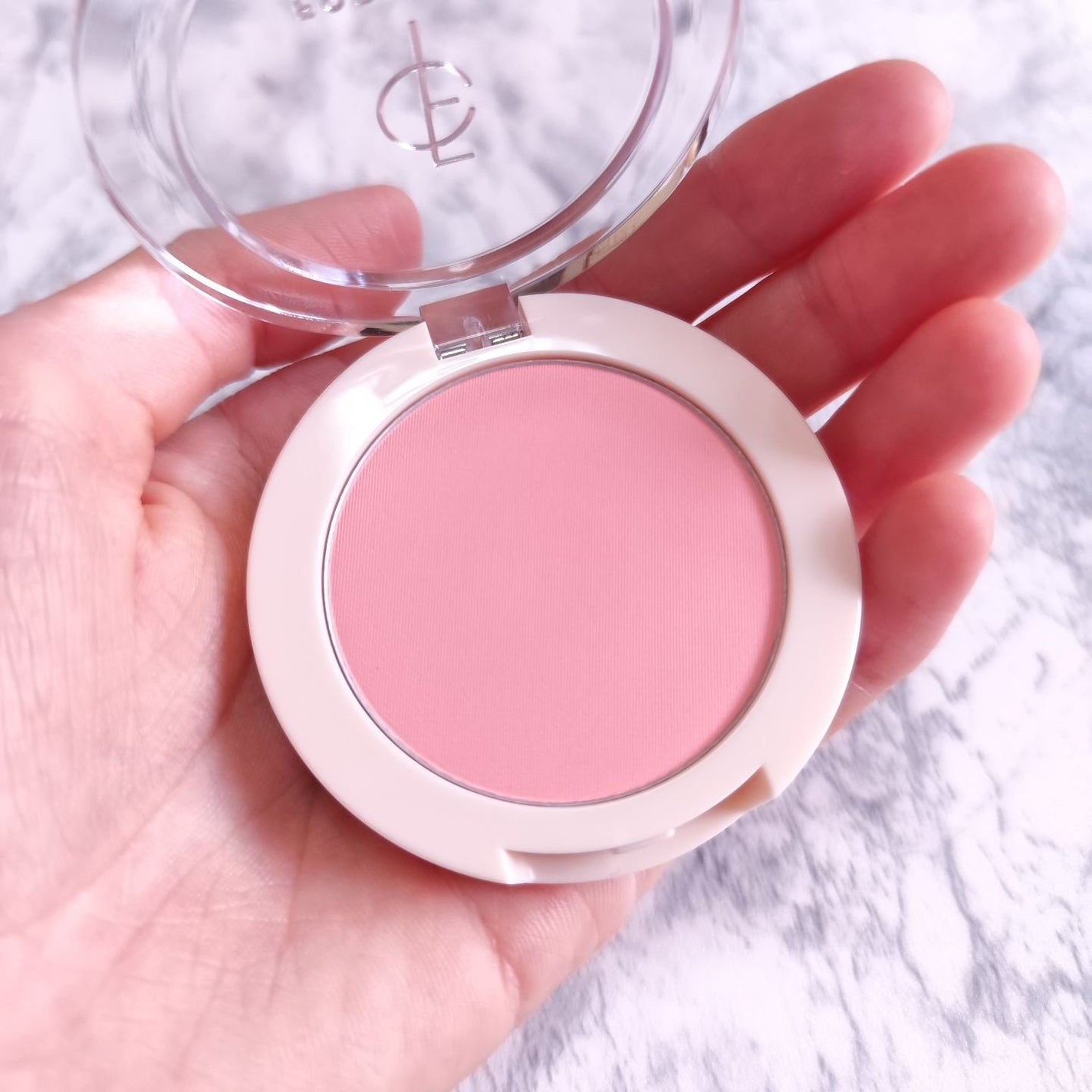 フルーアブラッシャーパフ付き/フォレンコス/パウダーチークを使ったクチコミ(3枚目)