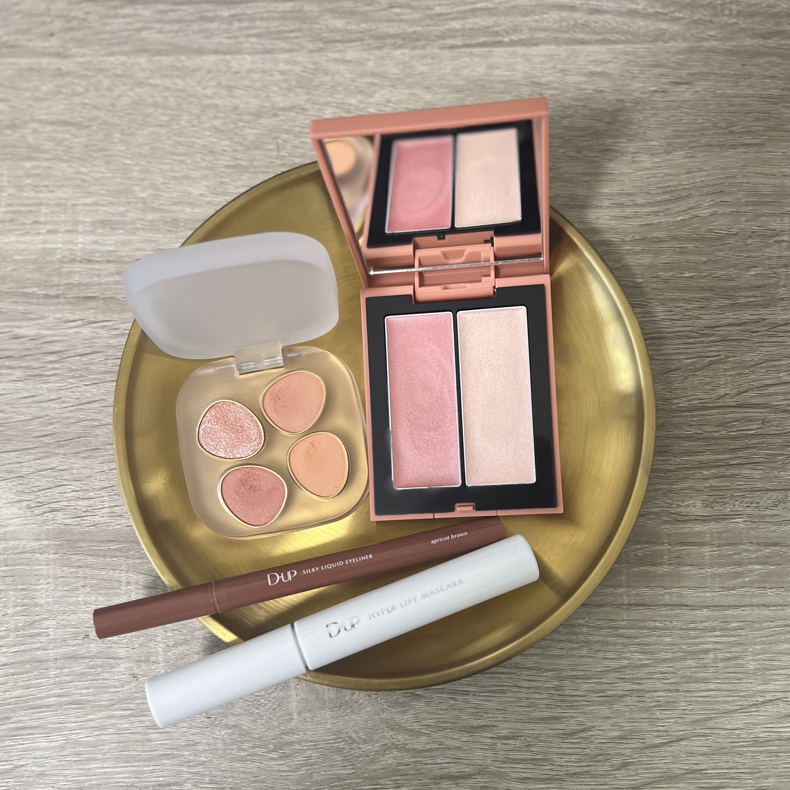 トーン ホリデー スイーツ ボックス Midnight Sweets ＆ Twinkle Caramel/to/one/メイクアップキットを使ったクチコミ（1枚目）