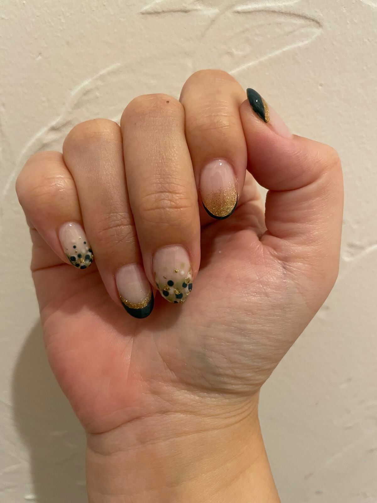 とうたちゃん(*'ω' *) on LIPS 「Newネイル💅💓散々悩んだけど、普段なら確実にやらないであろう..」(1枚目)