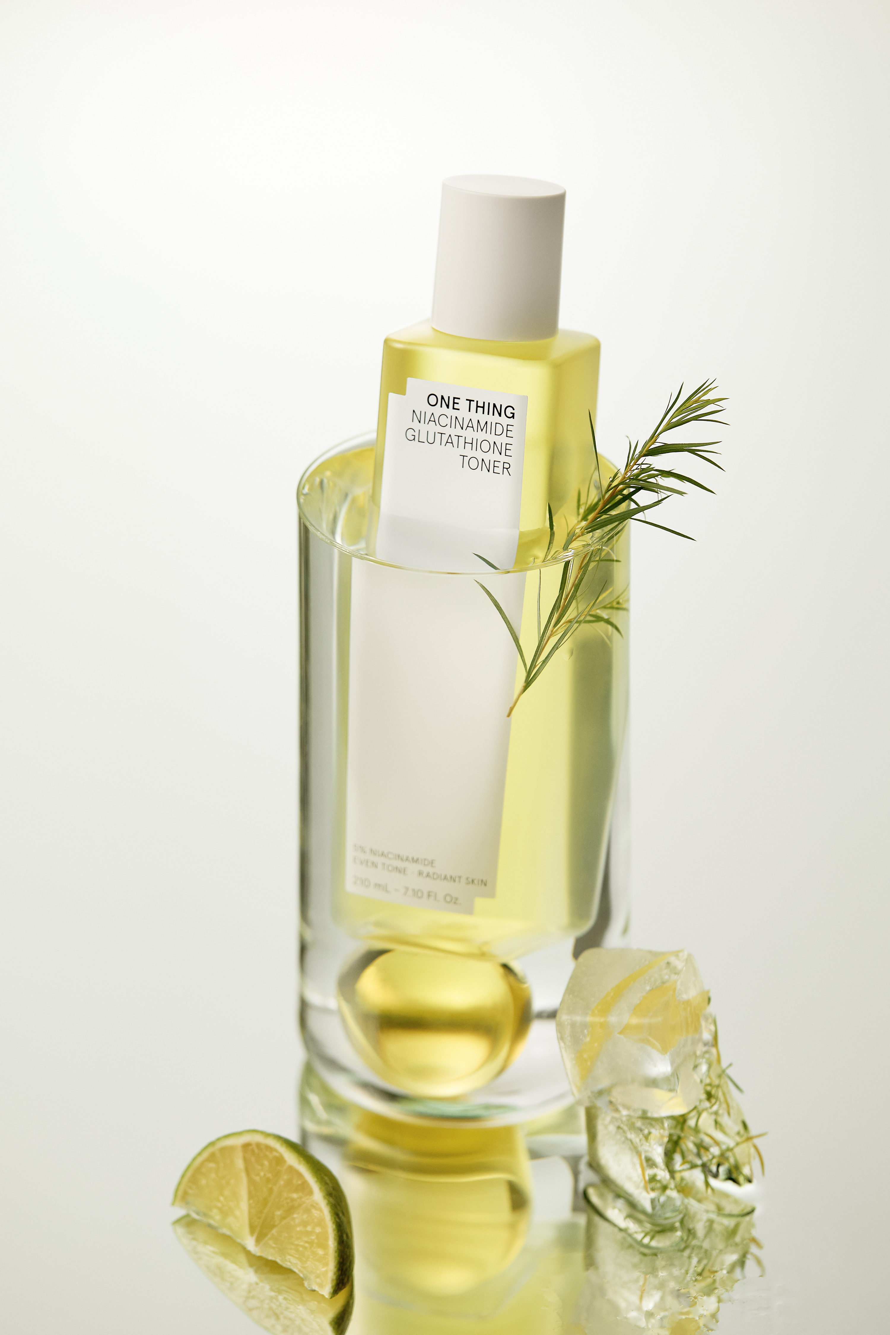 ナイアシンアミドグルタチオントナー ONE THING