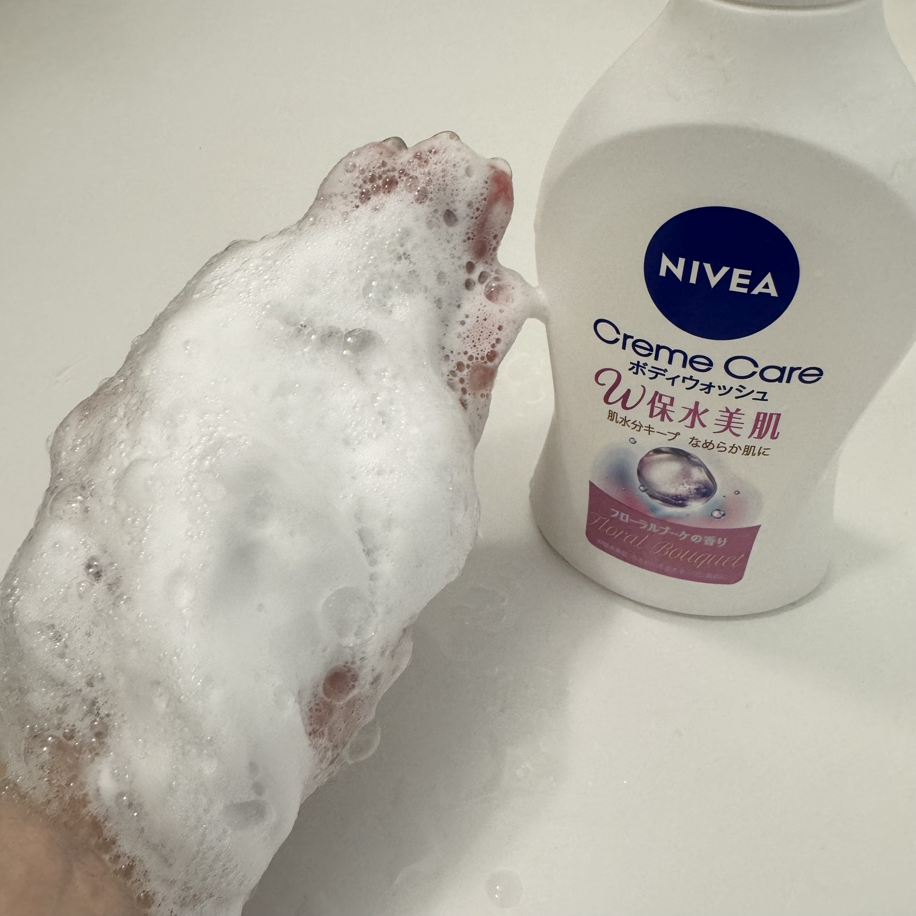 クリームケア ボディウォッシュ W保水美肌 フローラルブーケの香り/ニベア/ボディソープを使ったクチコミ（1枚目）