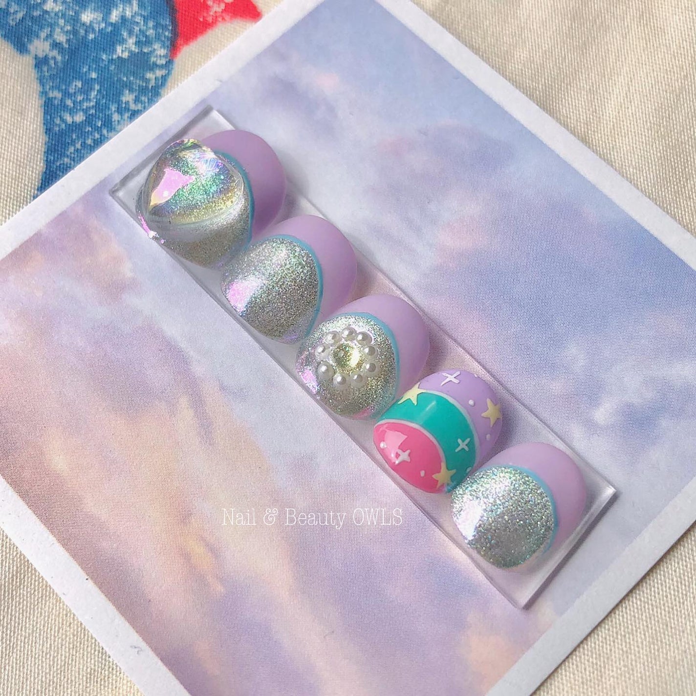 ぴよこれいと あうるす on LIPS 「🦄⭐️🌈🧡💫🦄マットフレンチ❤️4枚目の動画が1番ラメとパウダ..」(3枚目)