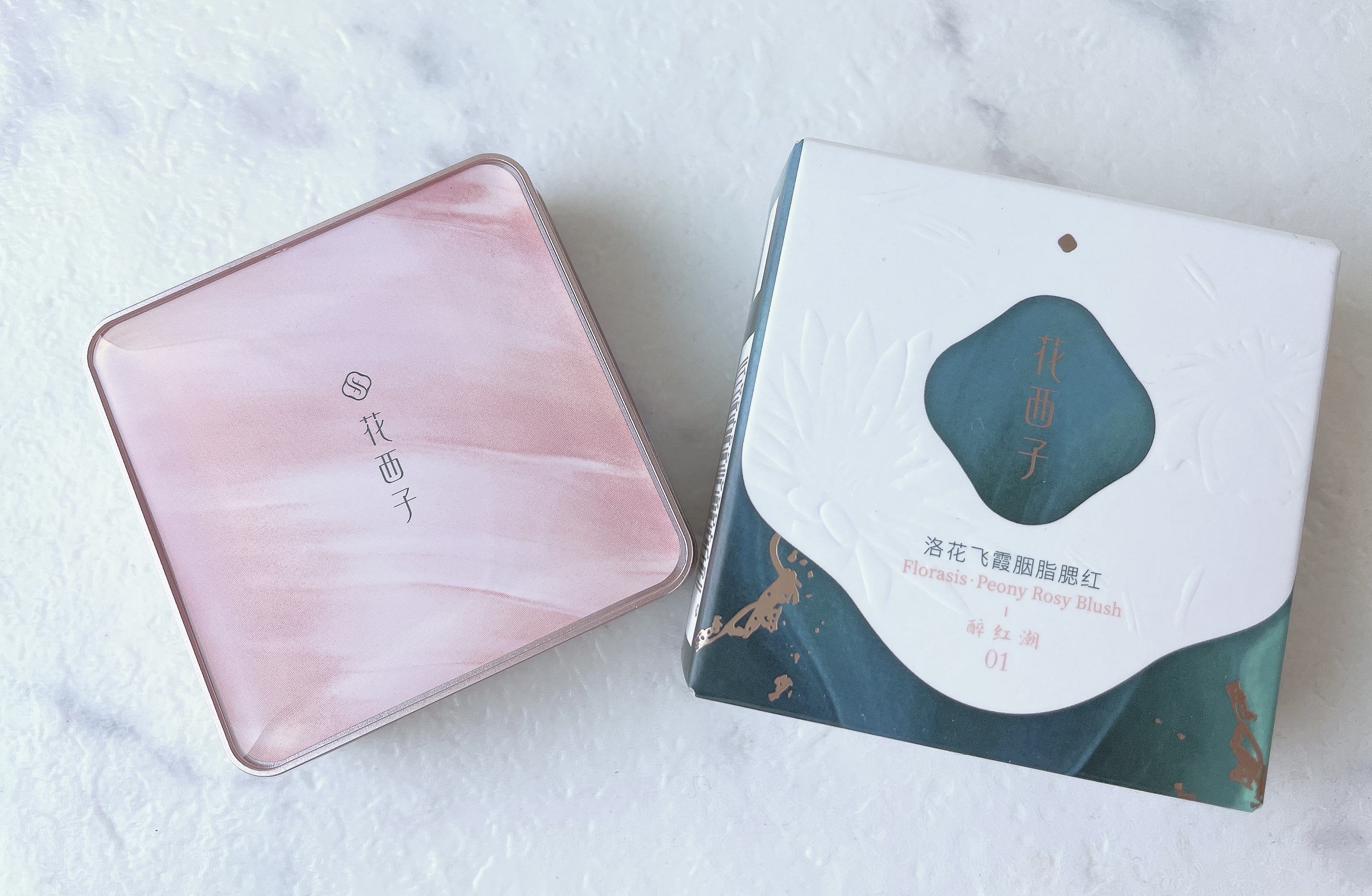 花西子のベースメイク 胭脂チーク＆桃顔純潤 クリーム＆フェイスベース