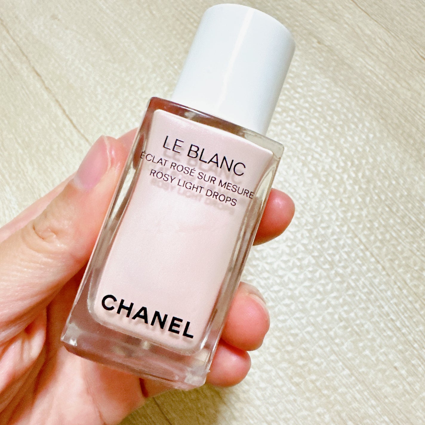 ル ブラン ロージー ドロップス/CHANEL/リキッドハイライトを使ったクチコミ(2枚目)